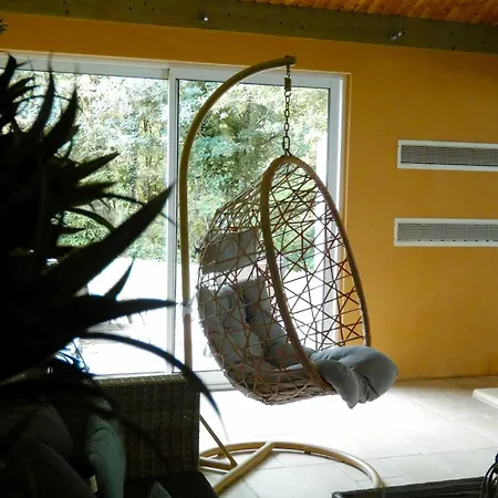 D'hote L'oree Des Buis بيت ضيافة Vouillé