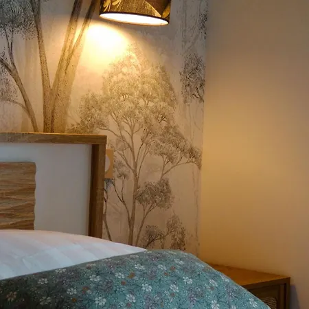 D'hote L'oree Des Buis Guest house